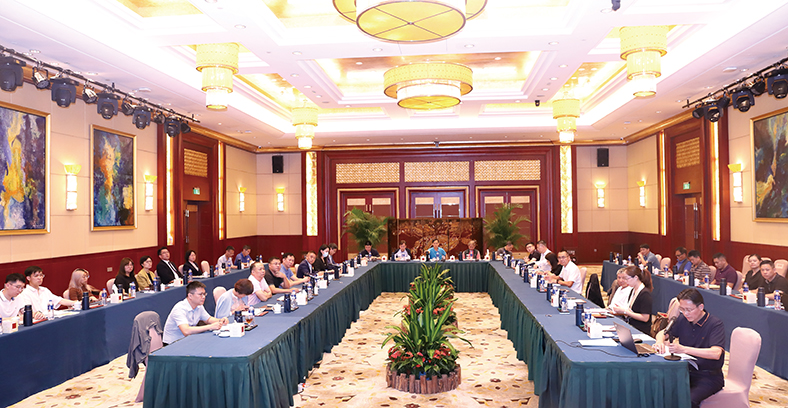 總經(jīng)理會(huì).jpg 總經(jīng)理會(huì).jpg