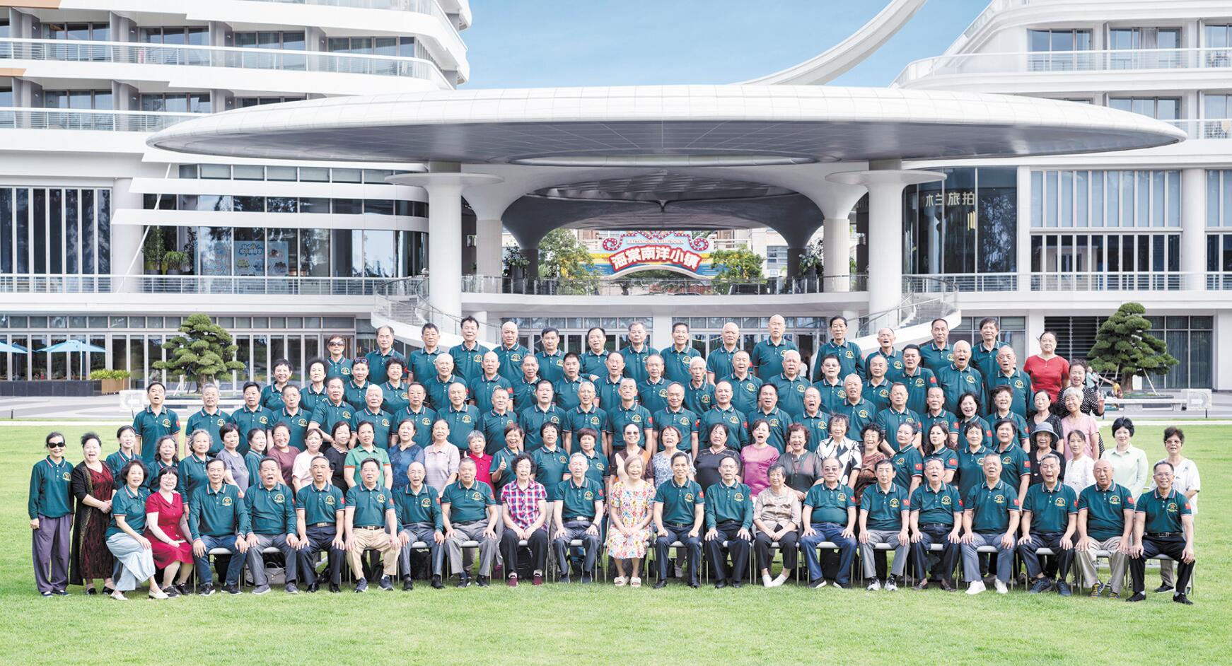 戰(zhàn)友相聚4.jpg 戰(zhàn)友相聚4.jpg